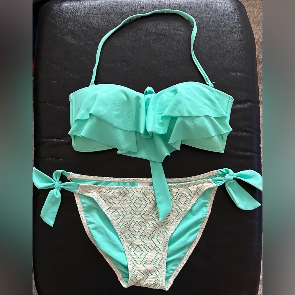 Hula Honey Aqua Bikini Set - Never worn
